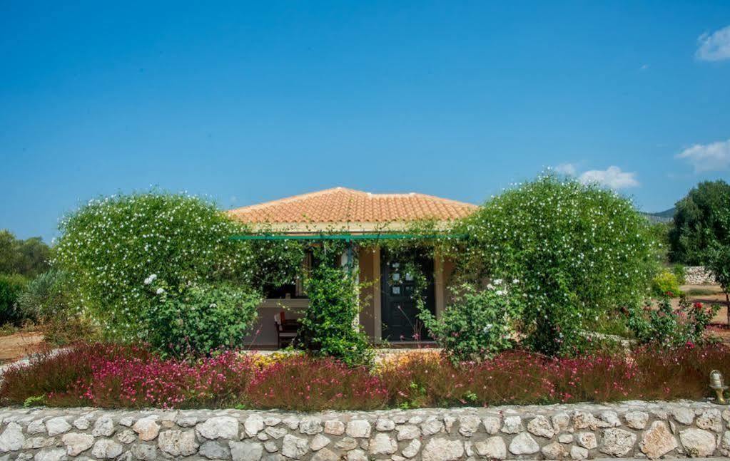 Korallis Villas Livathos  Экстерьер фото